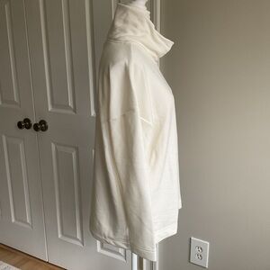 Banana Republic Cream Ribbed Turtleneck